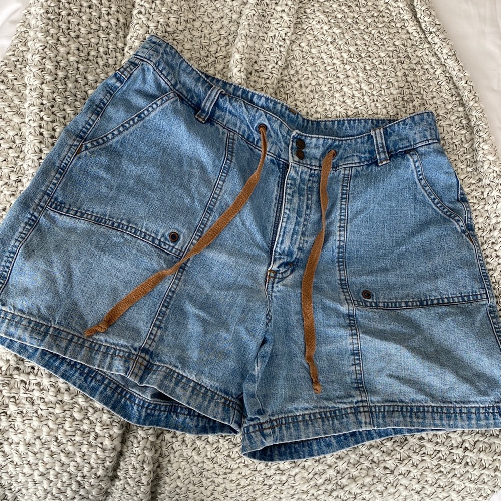Vintage Lee Riders women’s jean shorts six 16. 5 1/2” inseam